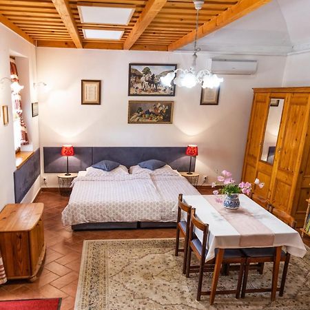 Angelika Vendeghaz Apartment Dinnyes Bagian luar foto