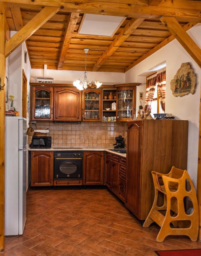 Angelika Vendeghaz Apartment Dinnyes Bagian luar foto